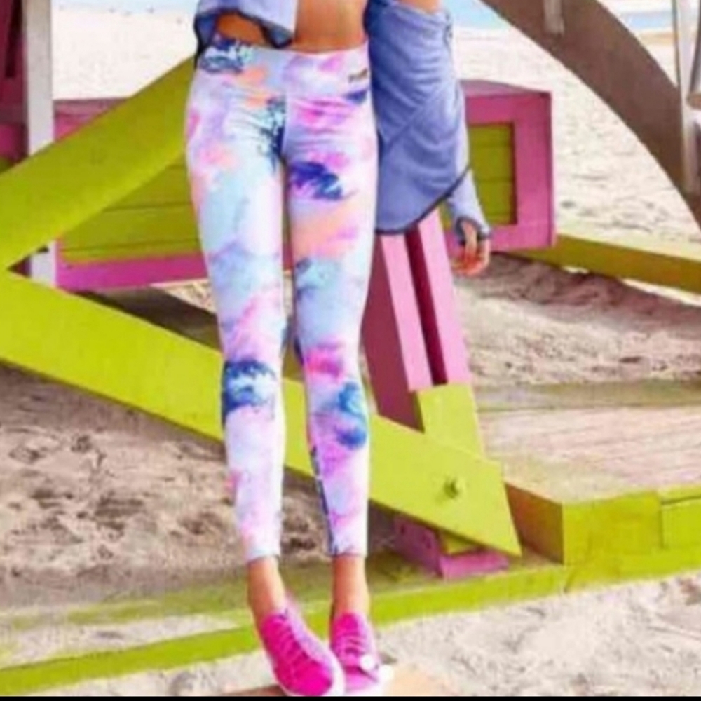 VS PINK WATERCOLOR - Picture 13 of 14